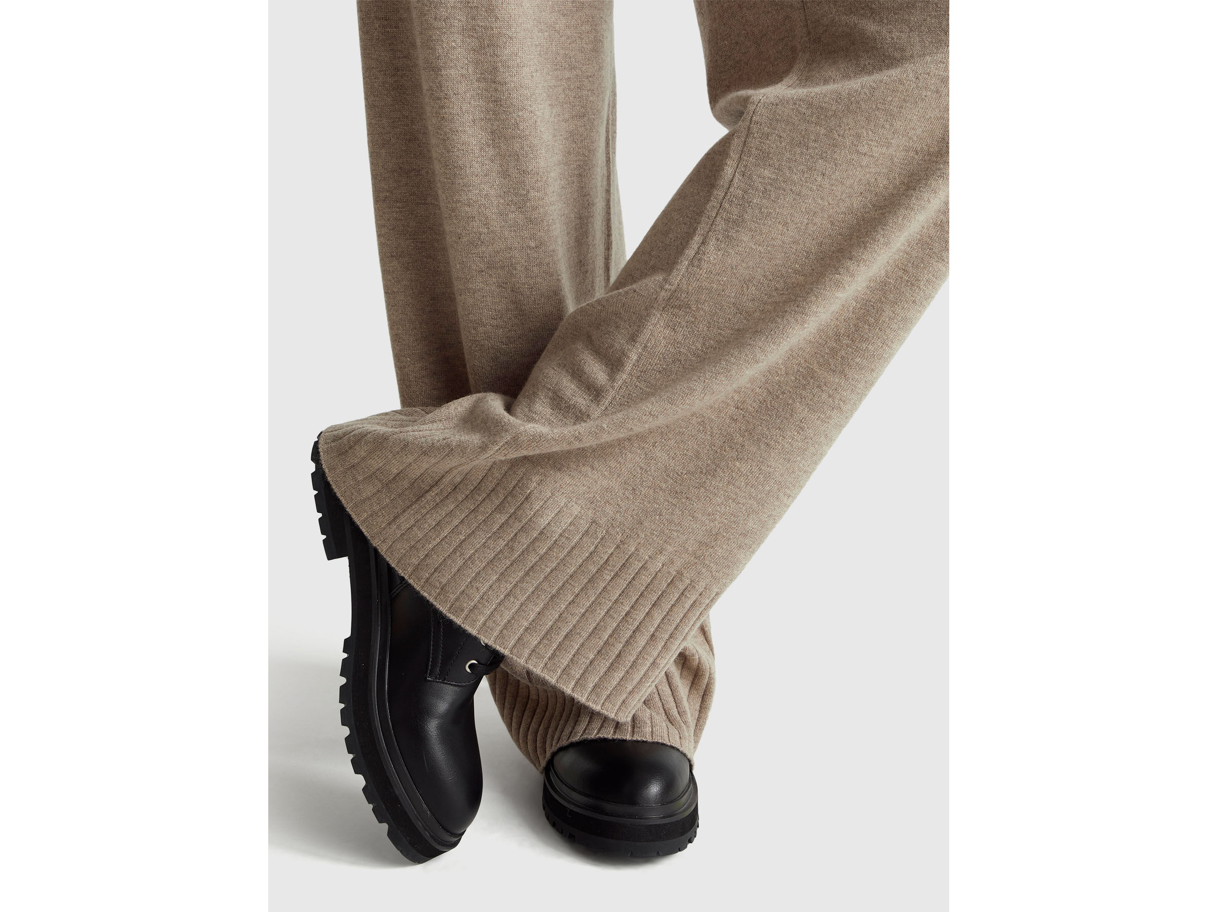 TROUSERS Women image number 4
